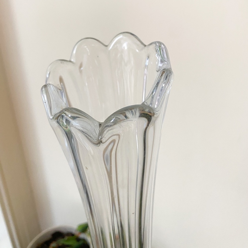 SOLD Vintage MCM Clear Glass Swung Vase - Picture 3 of 4